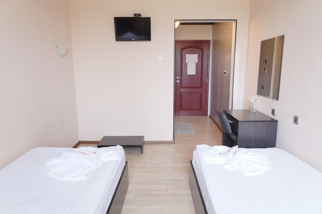 Hotel Bagira Kazanlŭk Dış mekan fotoğraf